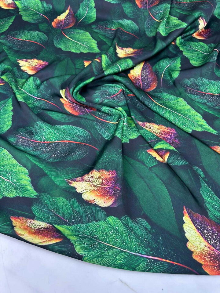 Fantazi Yaprak Desen İpek Saten Yumuşak Dökümlü Kırışmaz