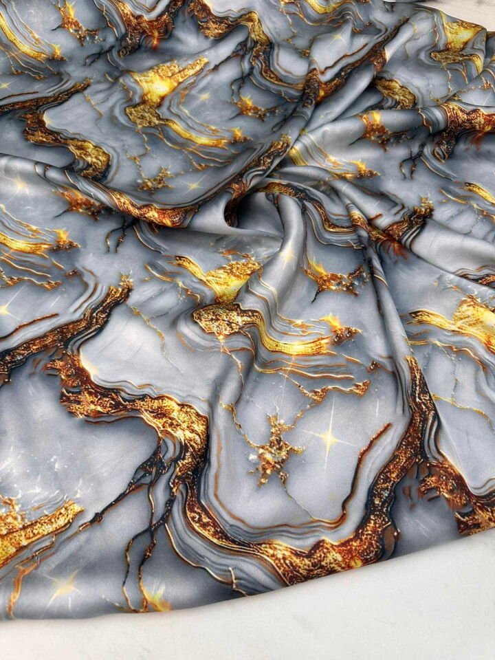 Fantazi Desen İpek Saten Kumaş Yumuşak Dökümlü Kırışmaz