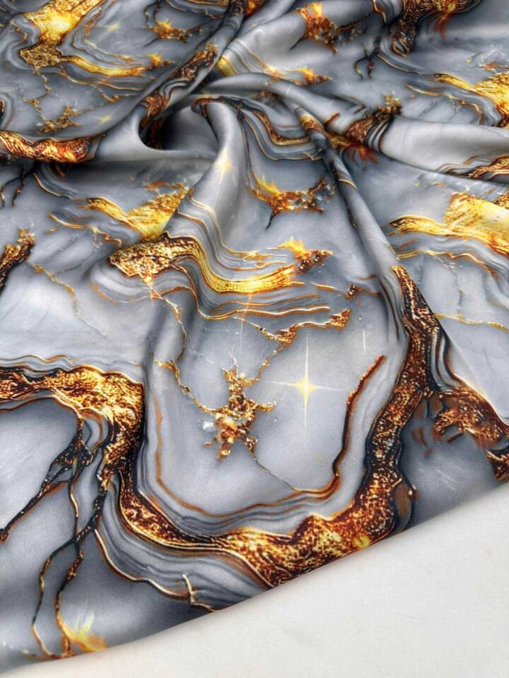 Fantazi Desen İpek Saten Kumaş Yumuşak Dökümlü Kırışmaz