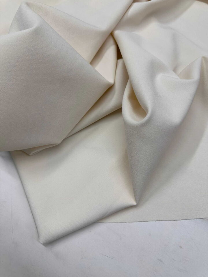 Krem Renk Likralı Dabıl Krep Kumaş Yumuşak Dökümlü