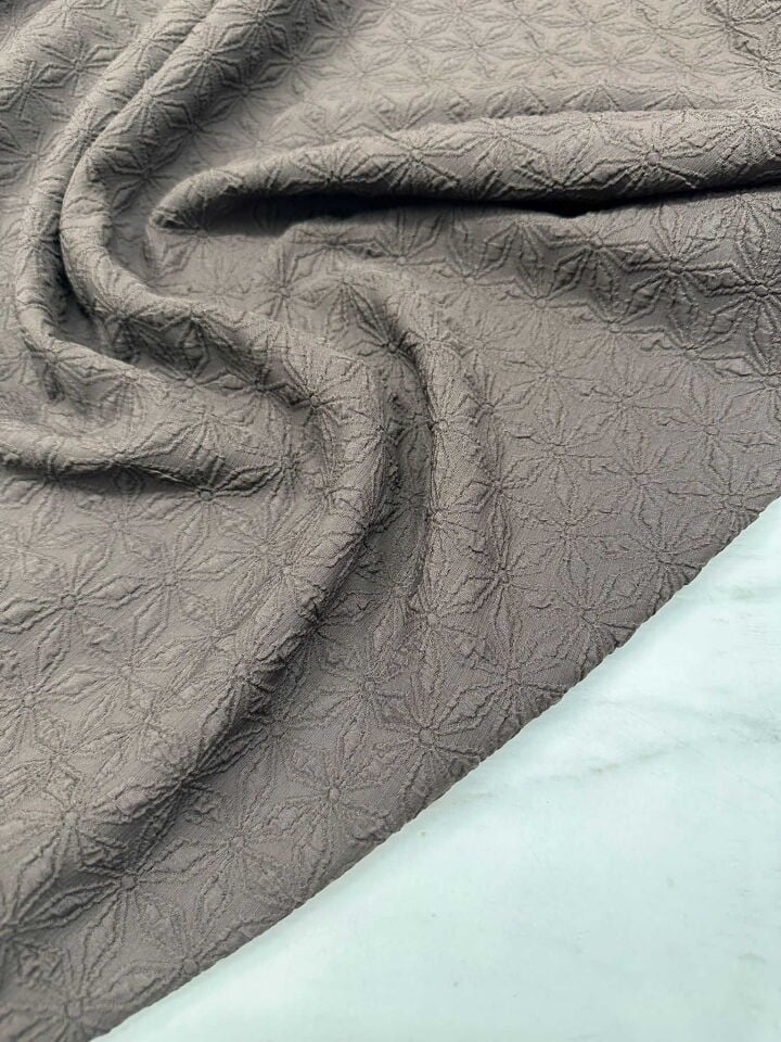 Kahfe Renk Desenli Likralı Dokuma Kumaş