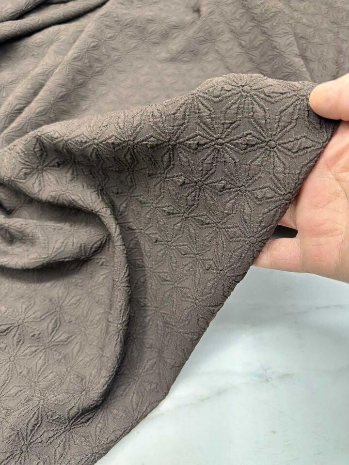 Kahfe Renk Desenli Likralı Dokuma Kumaş