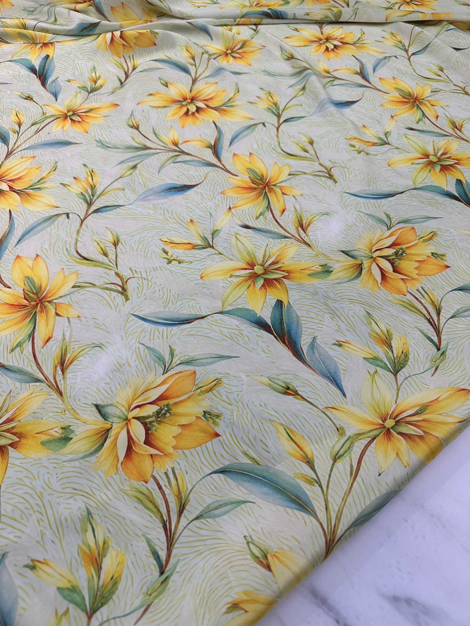 Sara Çiçegi İpek Saten Yumuşak Dökümlü Kırışmaz