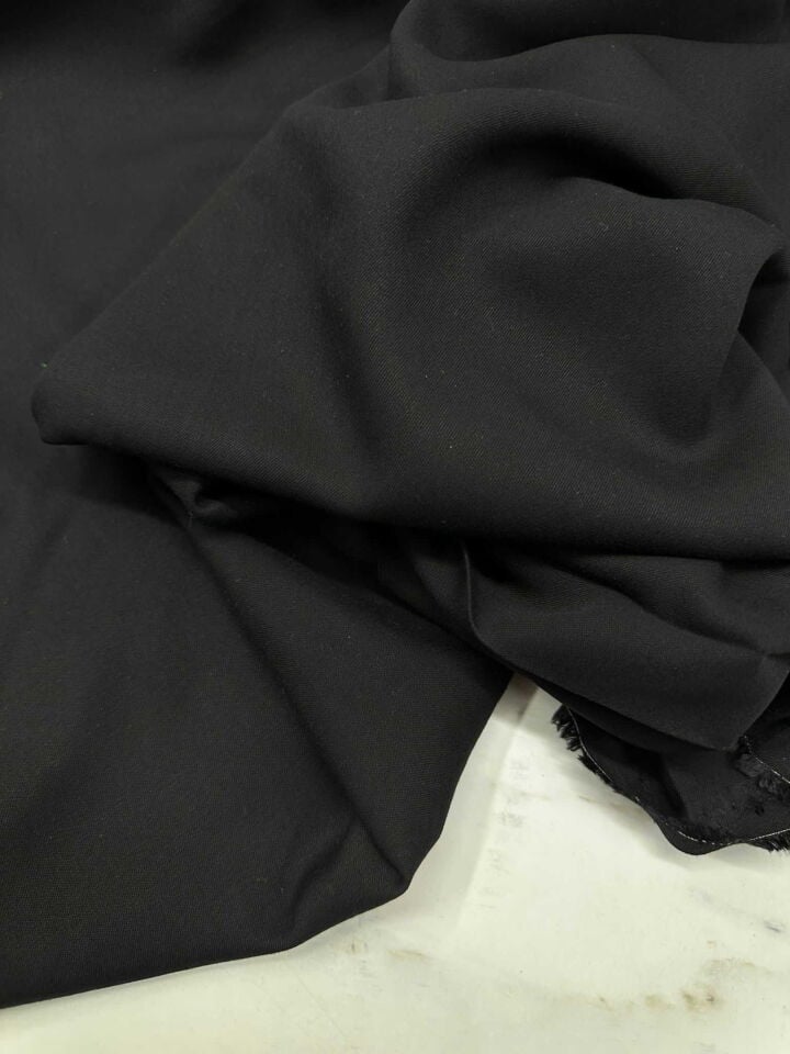 Siyah Düz Viskon Yumuşak Dökümlü