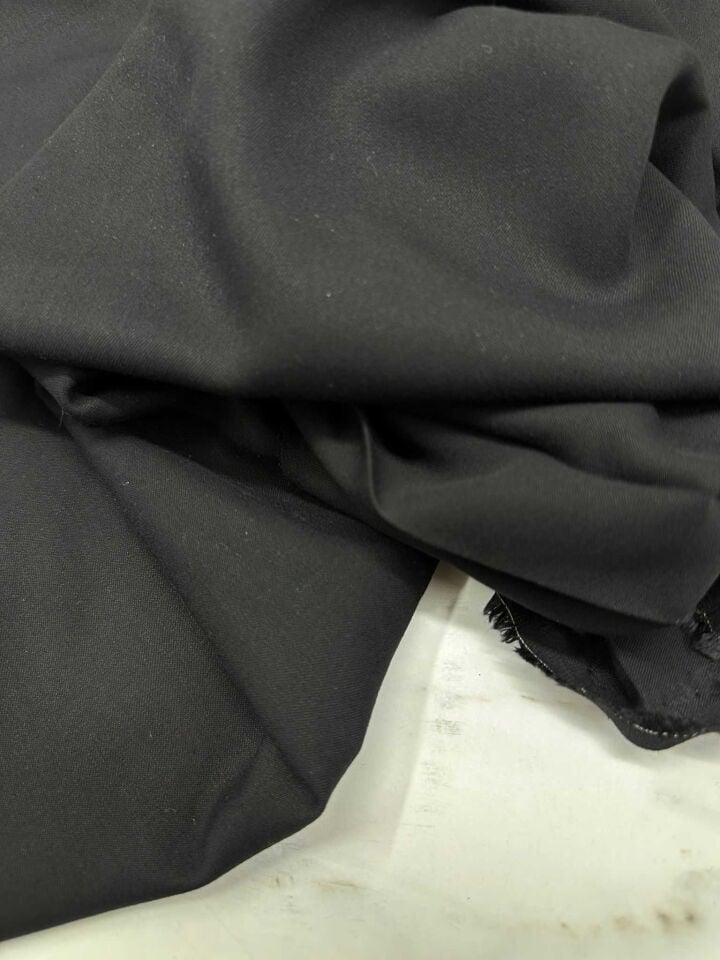 Siyah Düz Viskon Yumuşak Dökümlü