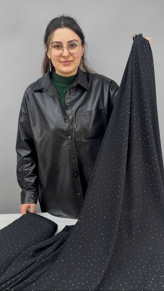 Özel Ürün Taşlı İşleme İpek Krep KumaşYumuşak Dökümlü