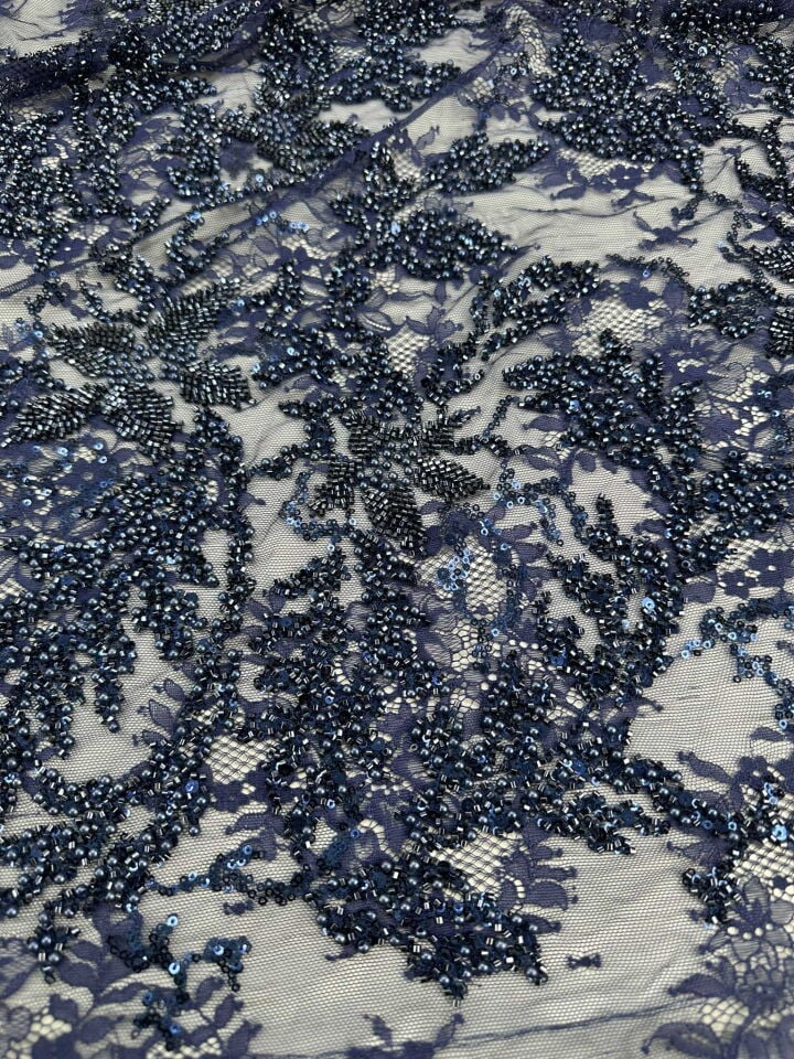 Fantazi Lacivert Renk Frannsız Güpür Üstü Yogun Taş İşleme Dantel
