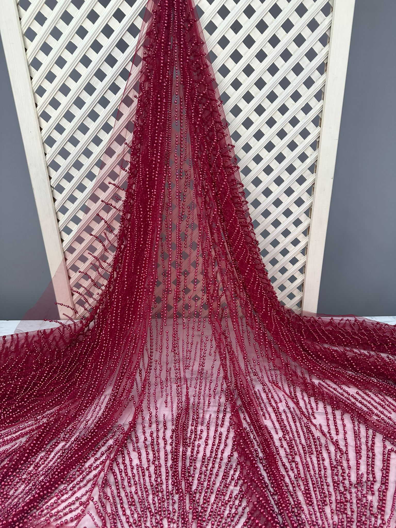 Bordo Renk Boncuklu Abiye Kumaş Çok Farklı Ürün