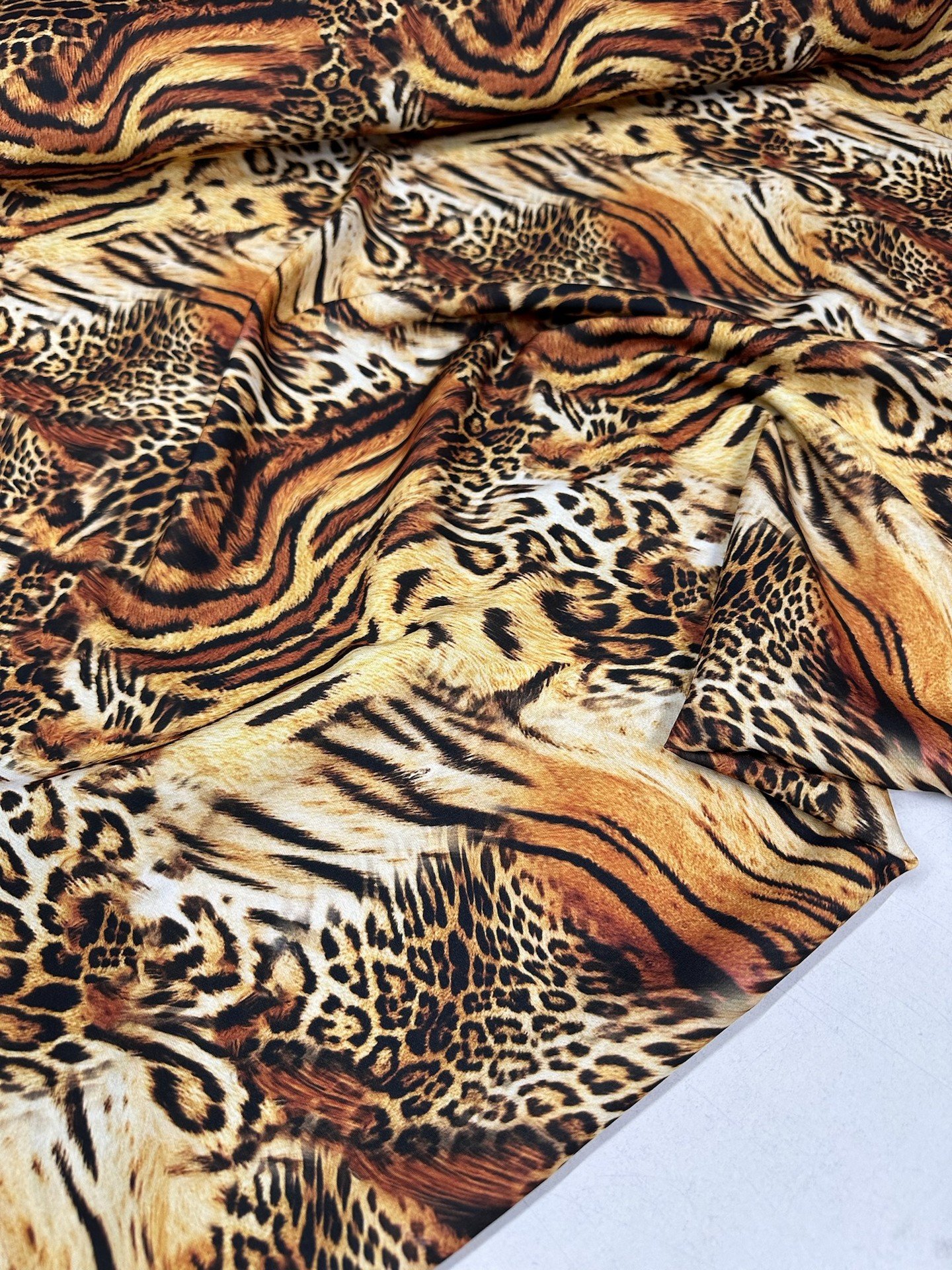 Kaplan Desen Elbiselik Gömleklik Krep Kumaş