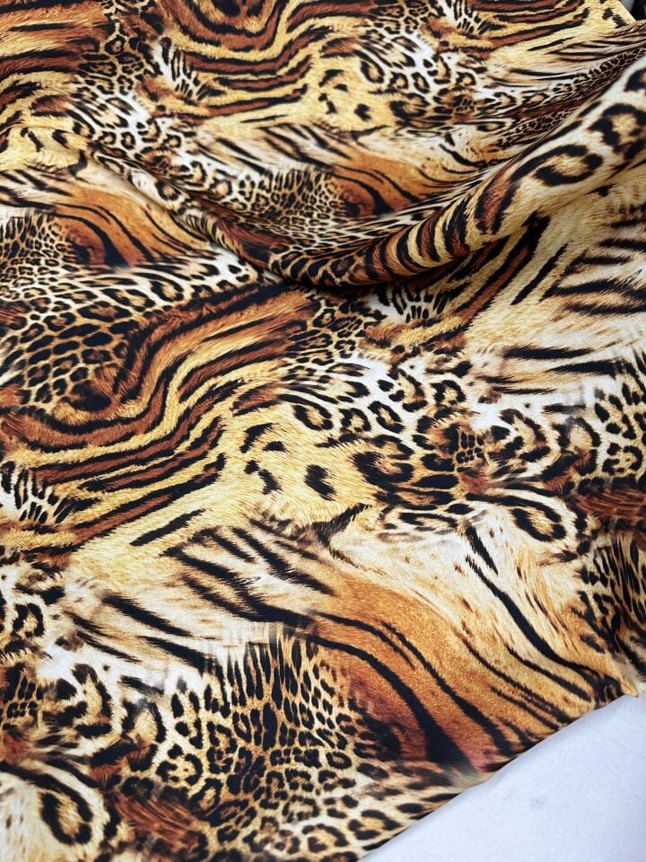 Kaplan Desen Elbiselik Gömleklik Krep Kumaş