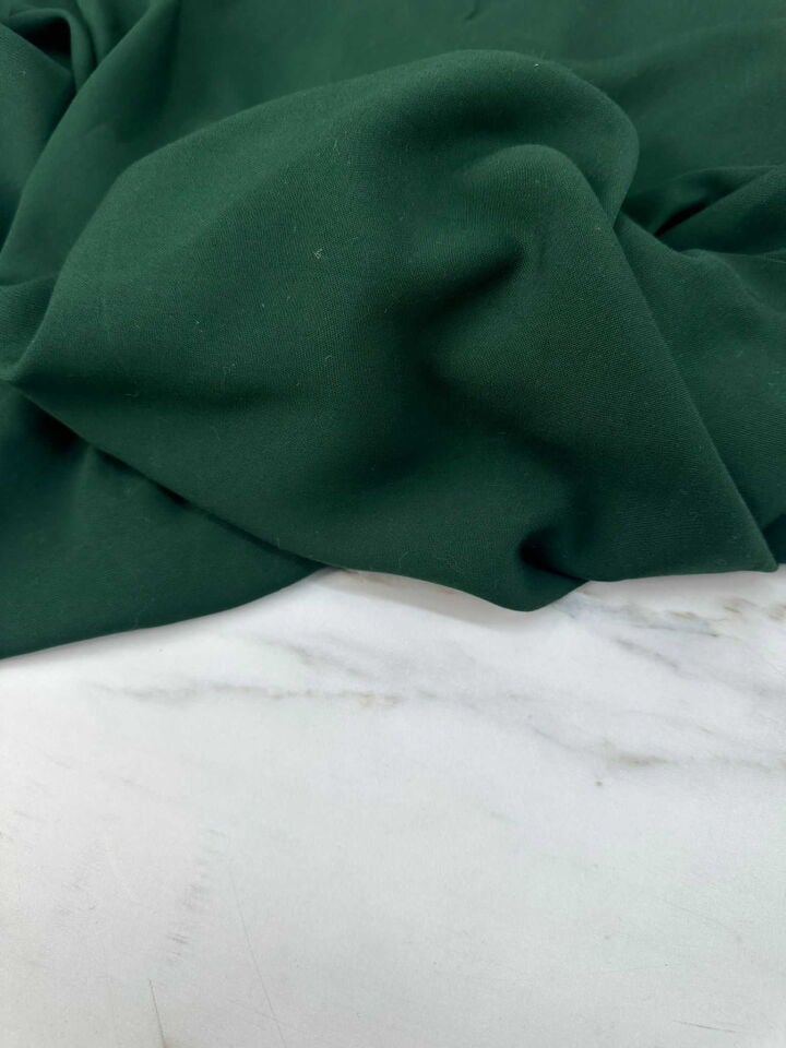 Koyu Yeşil Viskon Kumaş Yumuşak Dökümlü