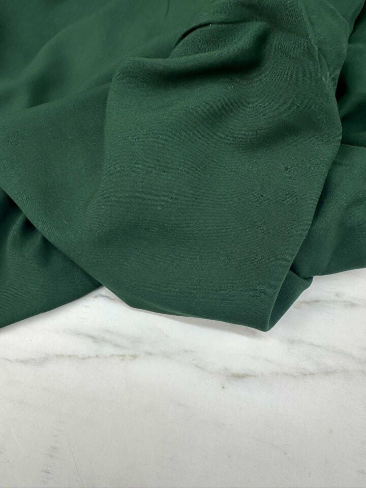 Koyu Yeşil Viskon Kumaş Yumuşak Dökümlü