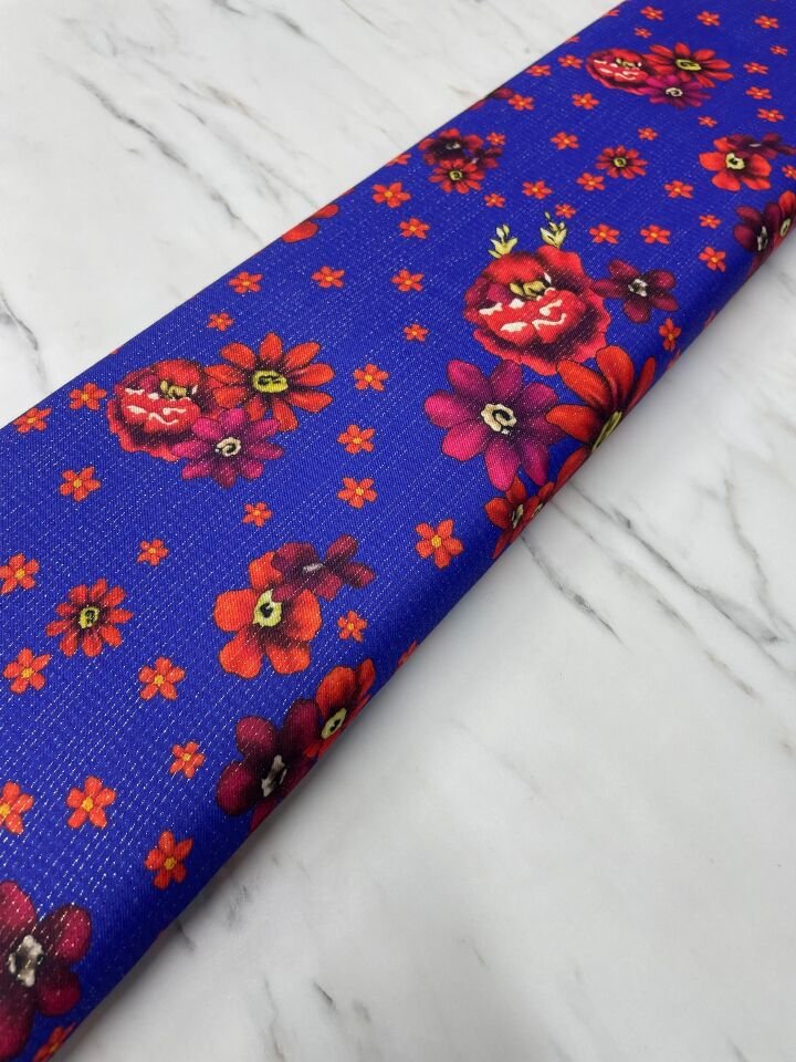 Altın Simli Mor Türkmen Çiçegi Desen Elbiselik Keten Kumaş