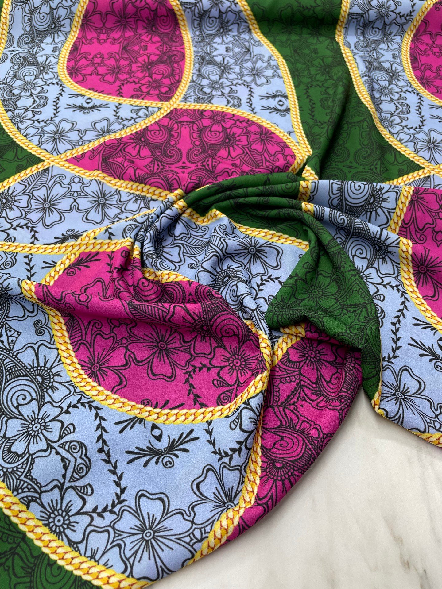 Zincir Desen Elbiselik Gömleklik Krep Kumaş