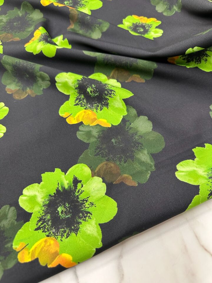 Yeşil Geranium Desen Elbiselik Gömleklik Krep Kumaş