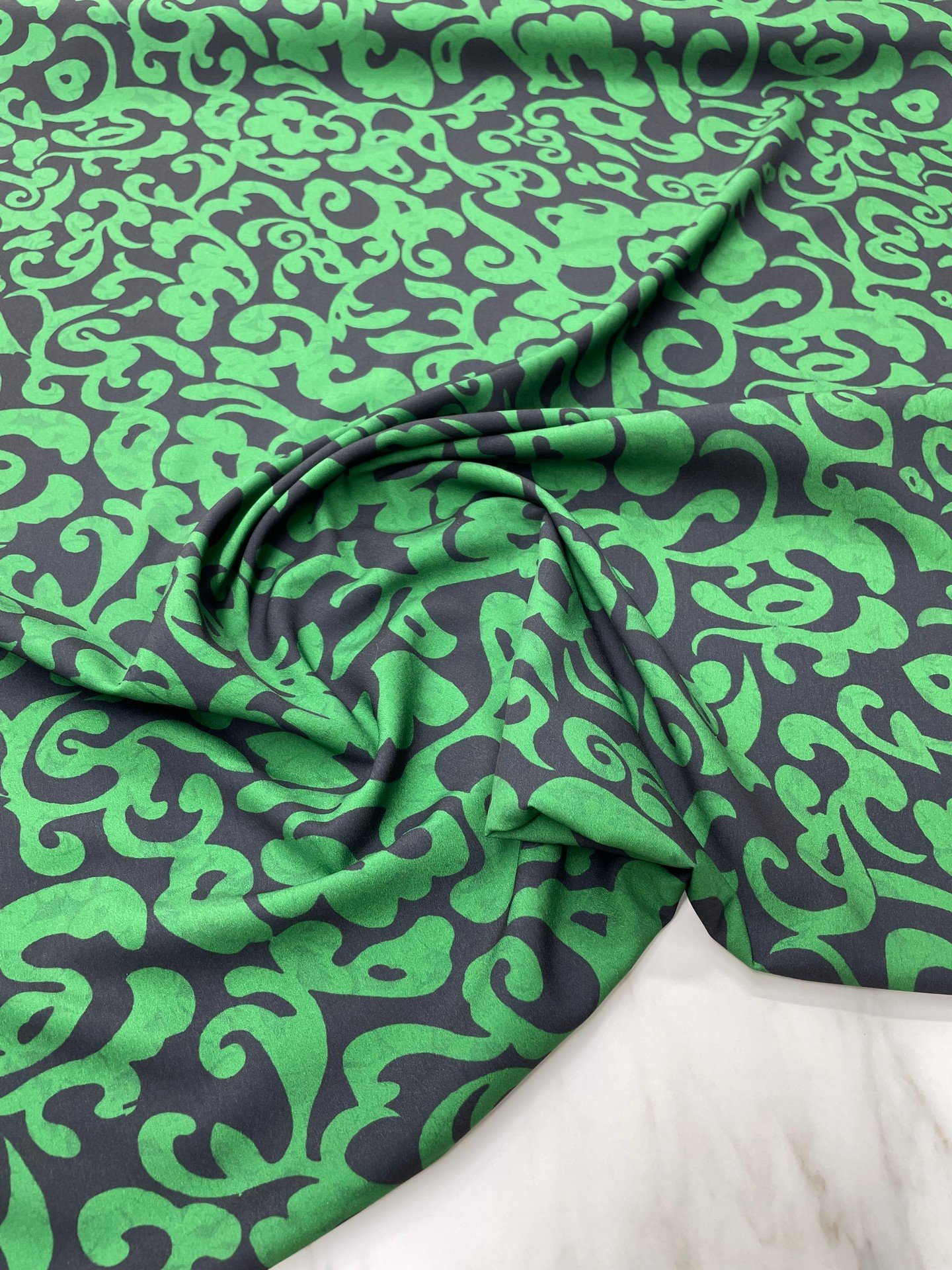 Yeşil Nakış Desen Elbiselik Gömleklik Krep Kumaş
