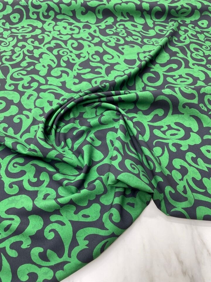 Yeşil Nakış Desen Elbiselik Gömleklik Krep Kumaş