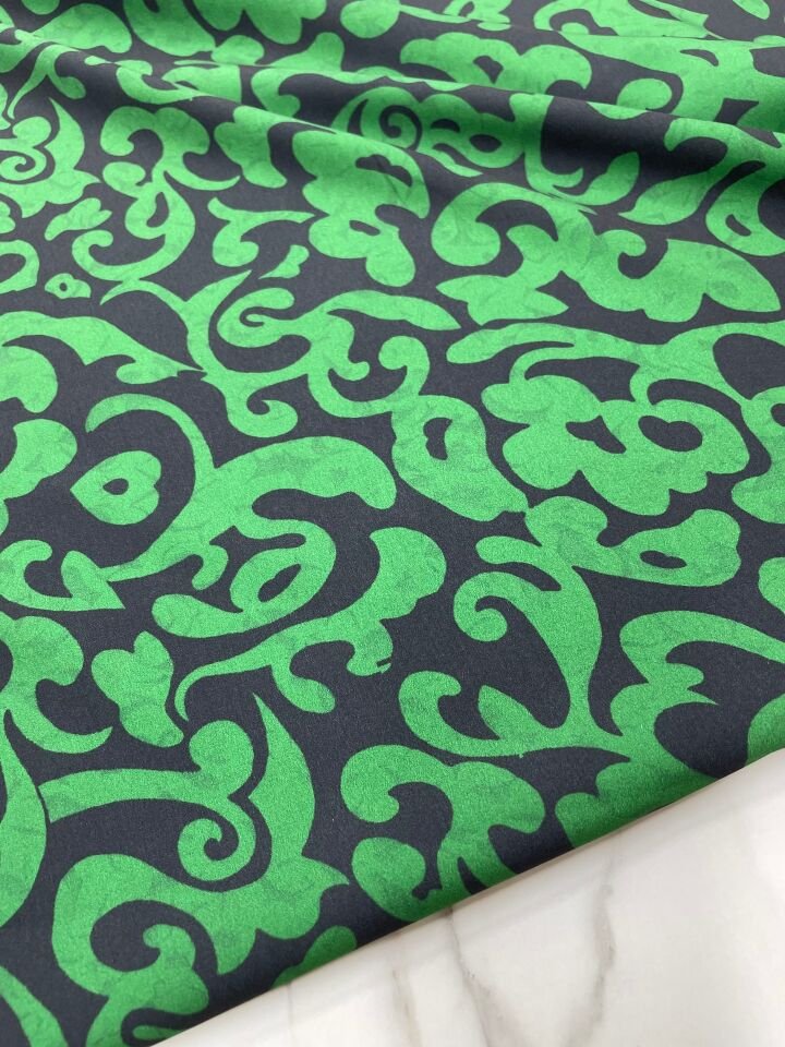 Yeşil Nakış Desen Elbiselik Gömleklik Krep Kumaş