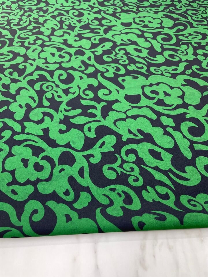 Yeşil Nakış Desen Elbiselik Gömleklik Krep Kumaş