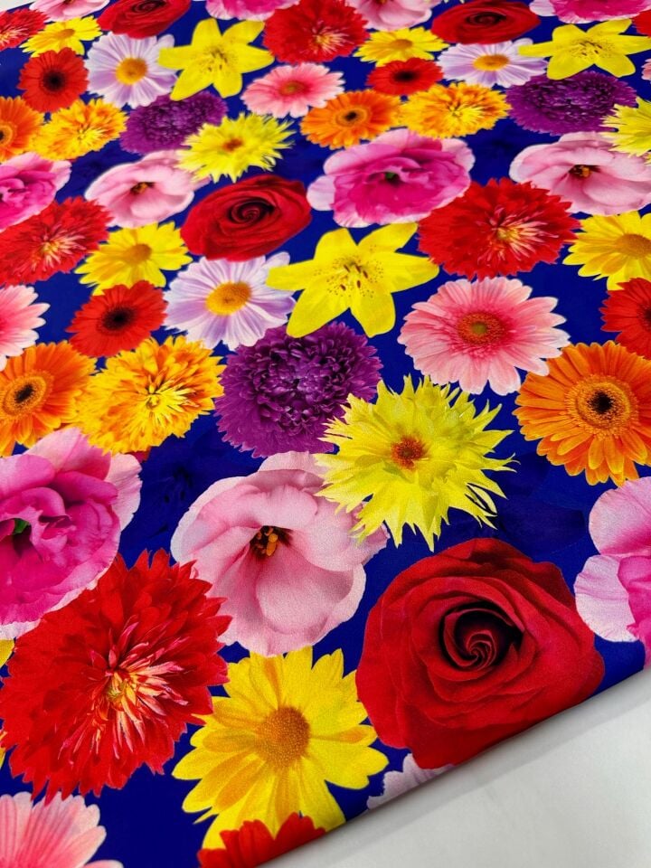 Çiçek Bahçesi Desen Elbiselik Gömleklik Krep Kumaş