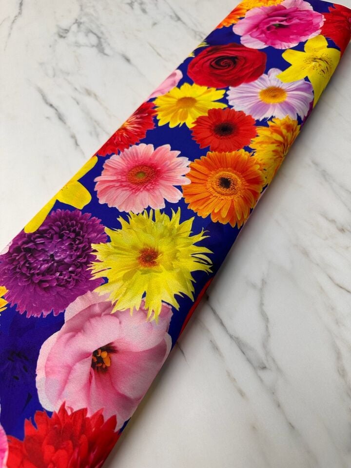 Çiçek Bahçesi Desen Elbiselik Gömleklik Krep Kumaş