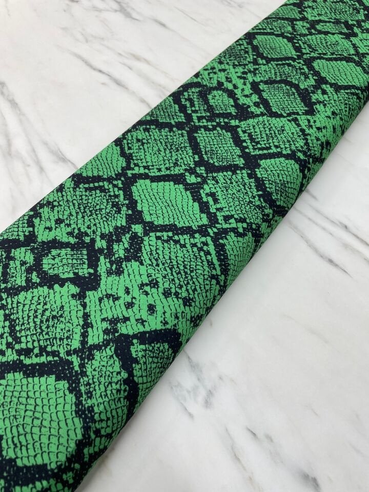 Yeşil Piton Desen Elbiselik Gömleklik Krep Kumaş