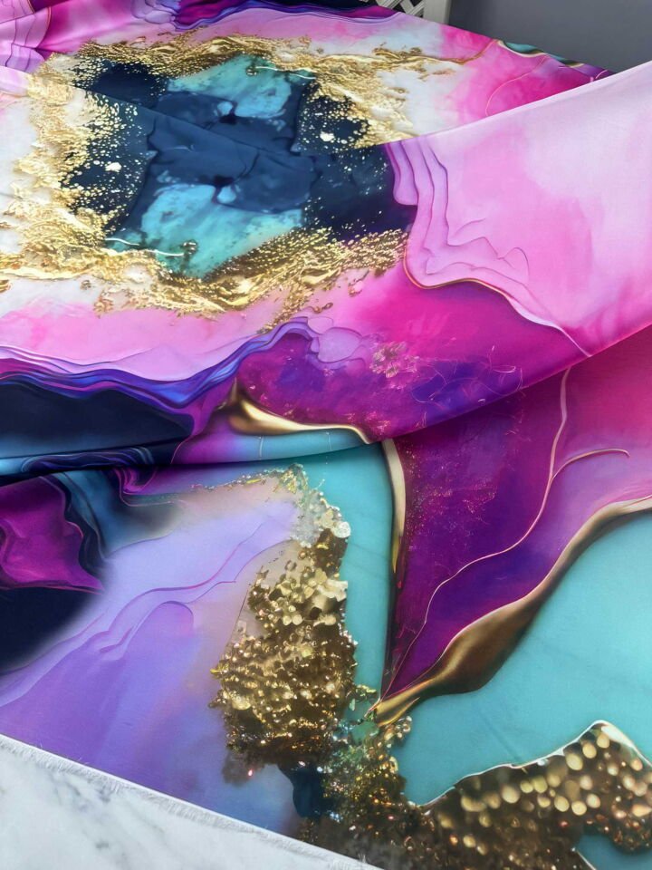 Desenli İpek Saten Kumaş Yumuşak Dökümlü Kırışmaz