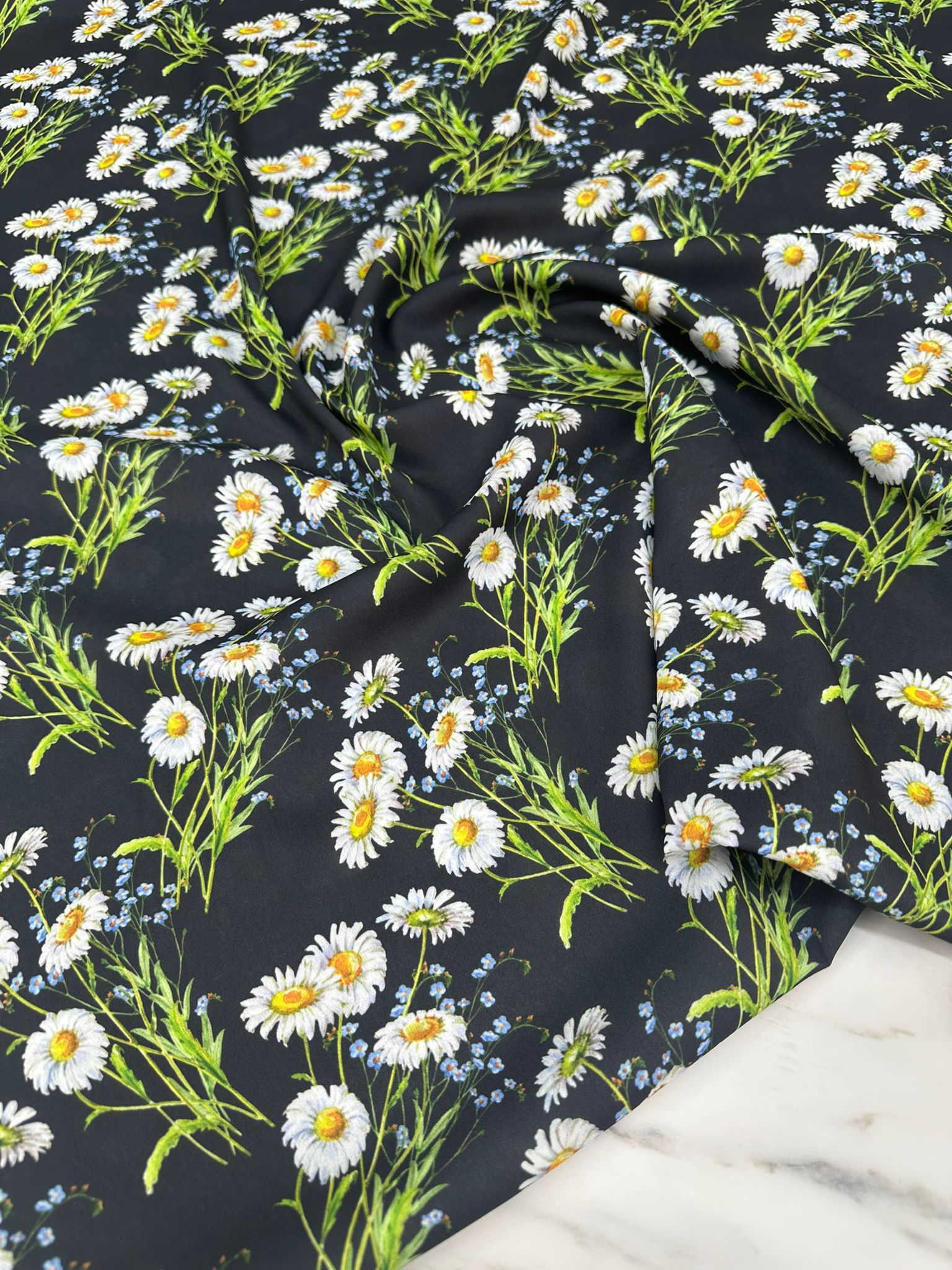 Sarmaşık Papatya Desen Dijital Baskı Krep Kumaş Yumuşak Dökümlü