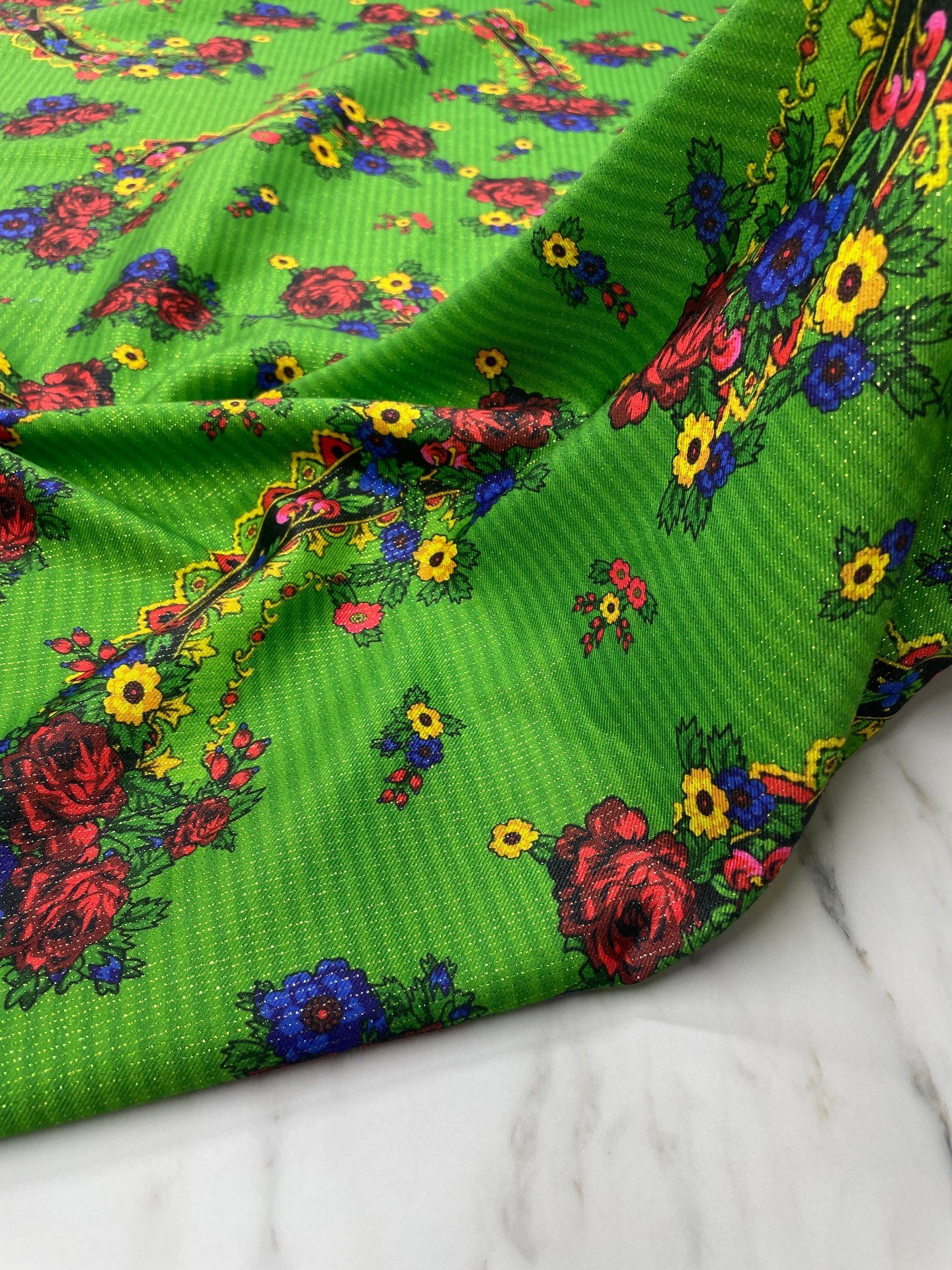 Altın Simli Yeşil Türkmen Desen Elbiselik Keten Kumaş