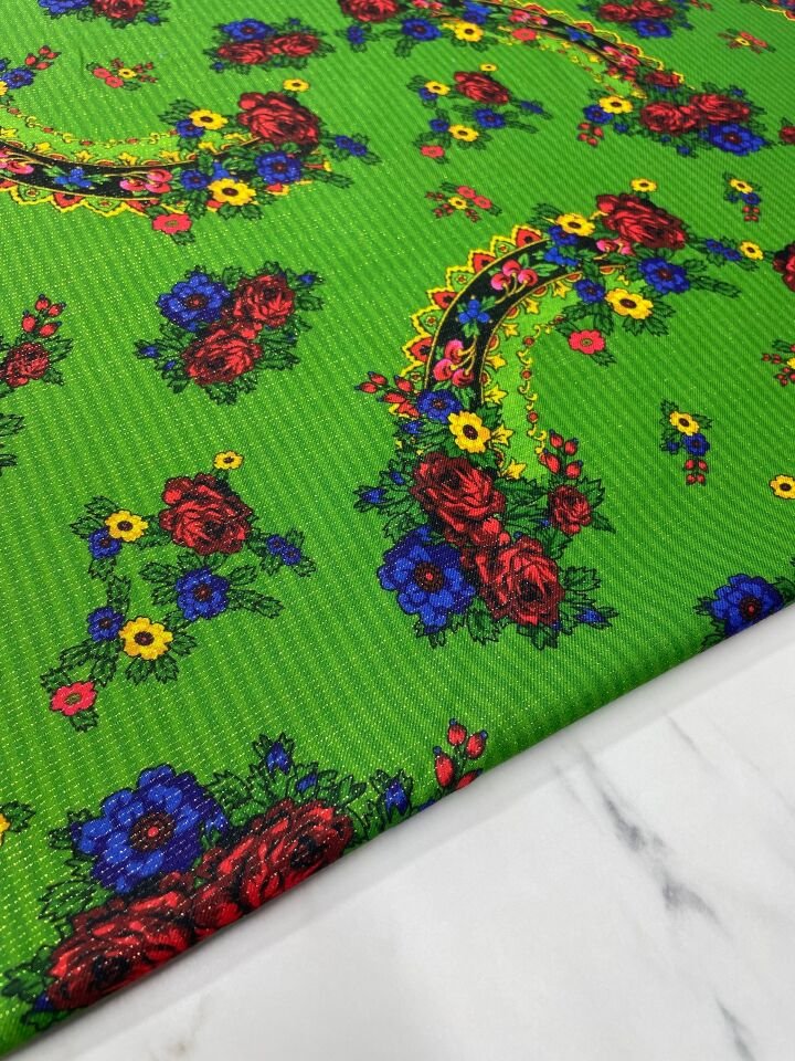 Altın Simli Yeşil Türkmen Desen Elbiselik Keten Kumaş