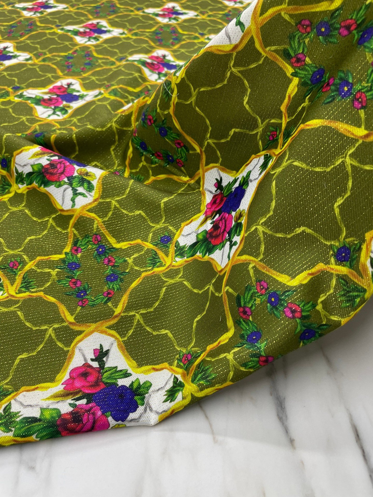 Altın Simli Vildan Çiçegi Desen Elbiselik Keten Kumaş