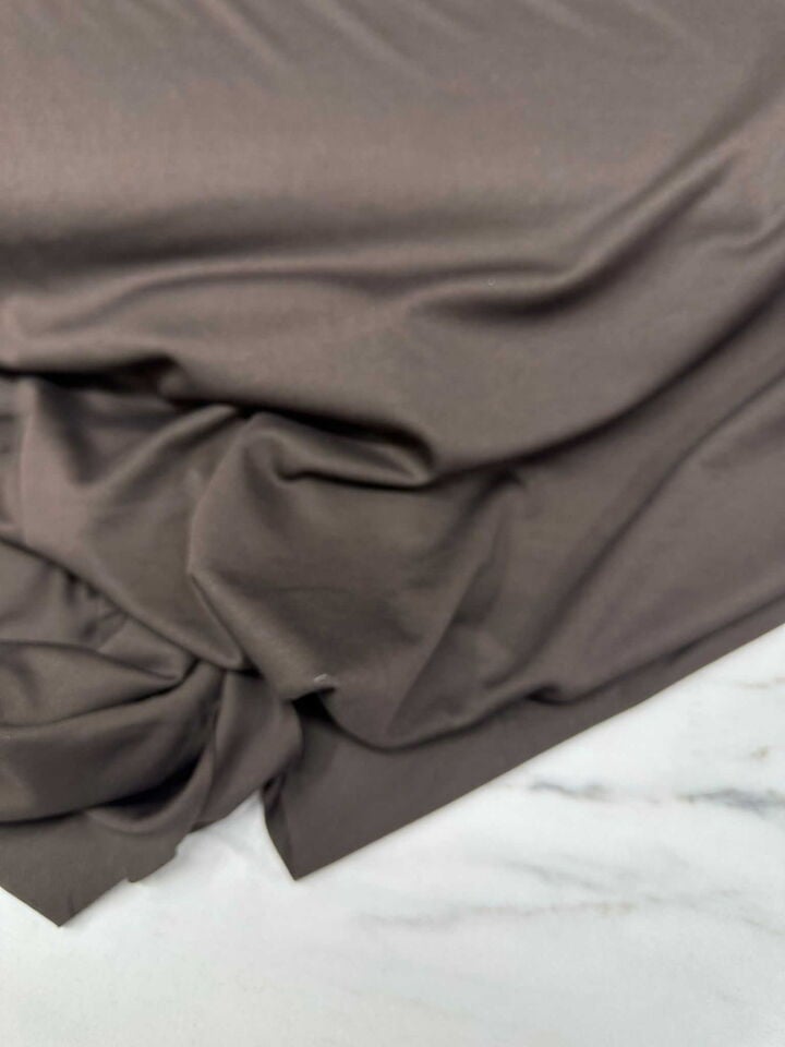 İki İplik Kahfe Renk Penye Kumaş Yumuşak Dökümlü