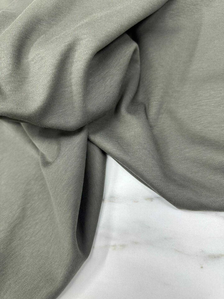 Haki Yeşili İplik Penye Kumaş Yumuşak Dökümlü