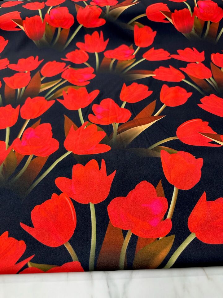 Kırmızı Çiçek Desen Elbiselik Gömleklik Krep Kumaş