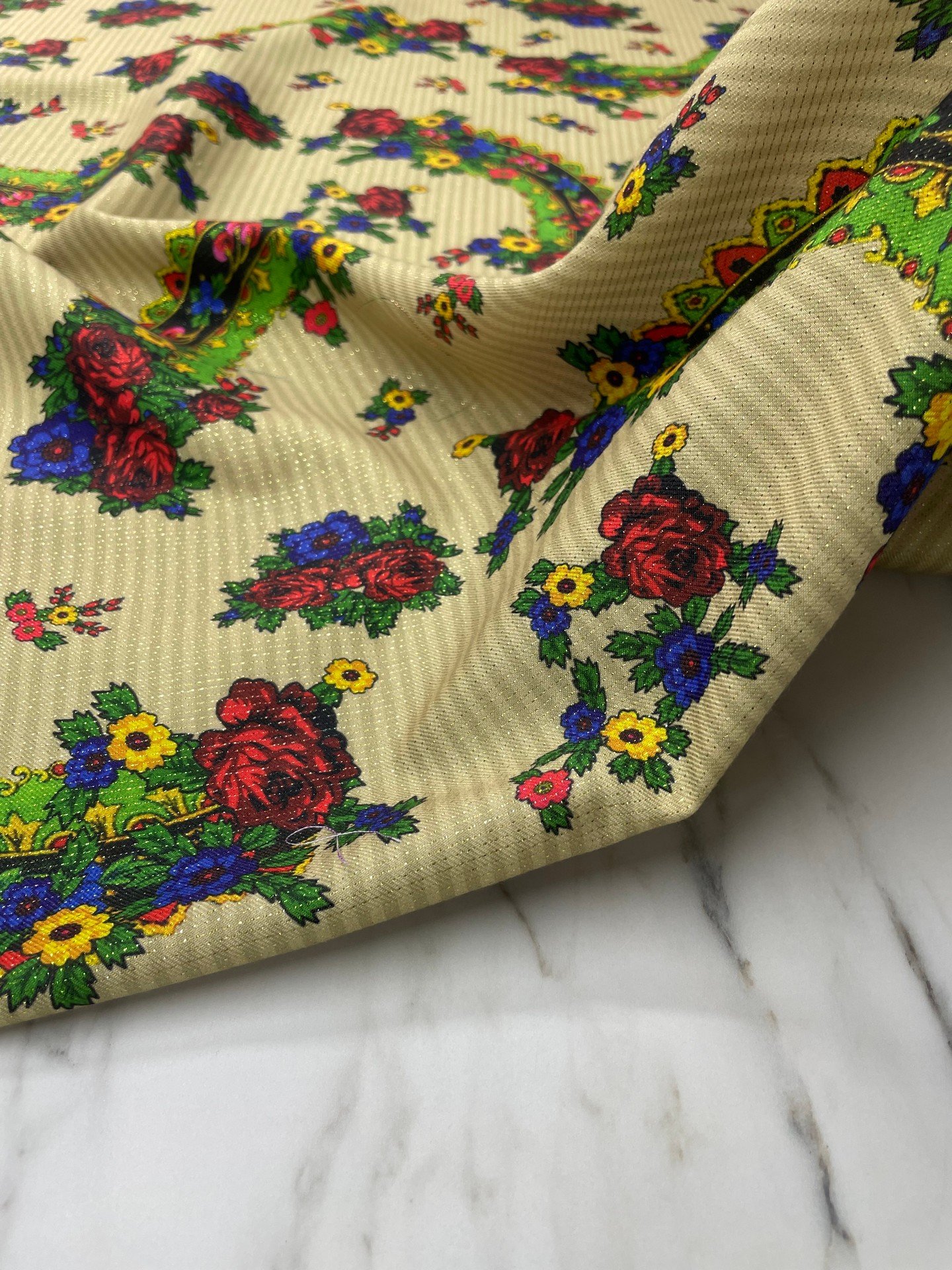 Altın Simli Türkmen Motif Elbiselik Keten Kumaş