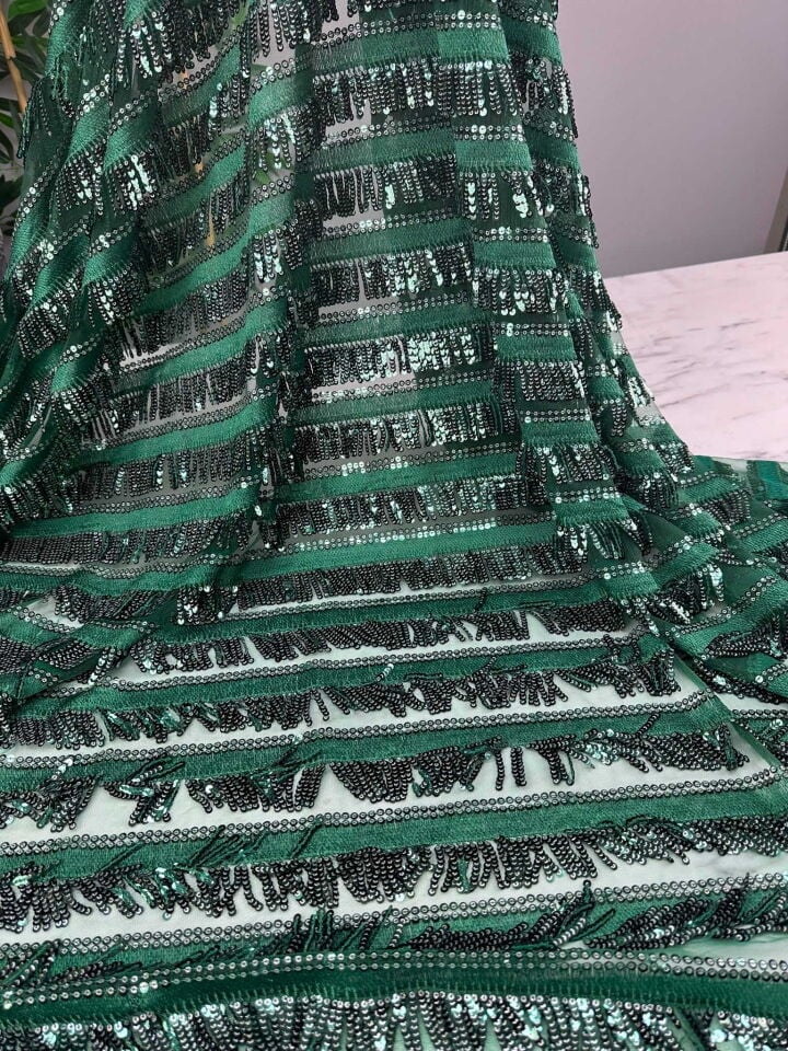 Zümrüt Yeşili Sacaklı Payet Kumaş