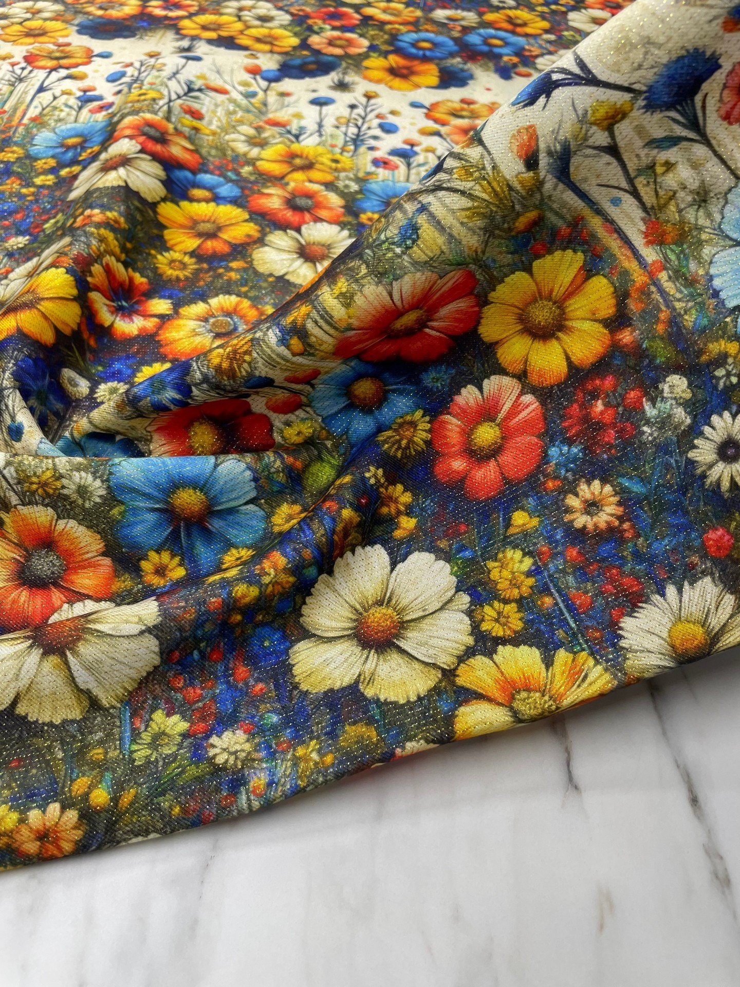 Altın Simli Zöhre Çiçegi Elbiselik Keten Kumaş