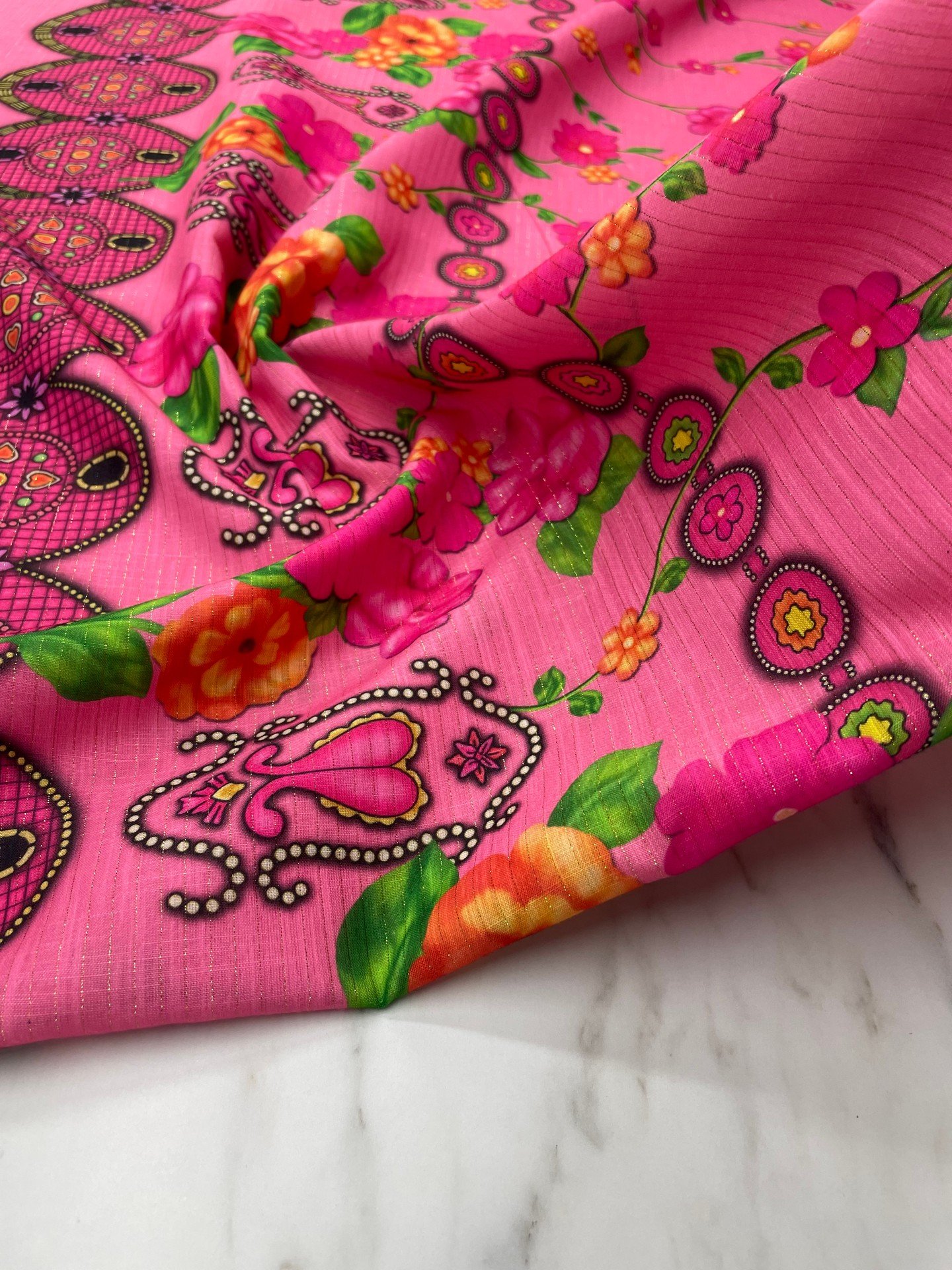 Altın Simli Otantik Desen Elbiselik Keten Kumaş