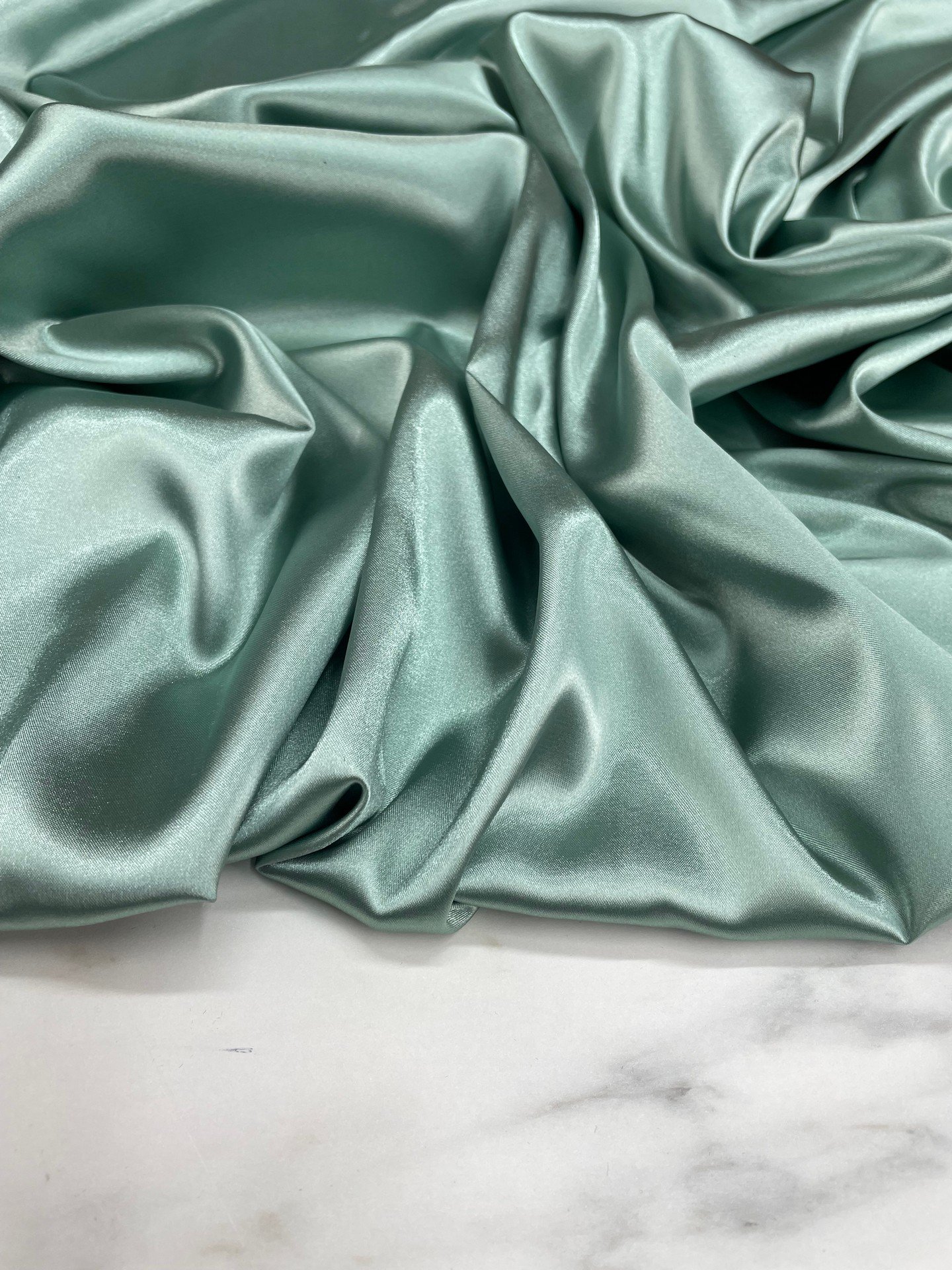 Su Yeşili Düz Elbiselik Likralı Saten Kumaş
