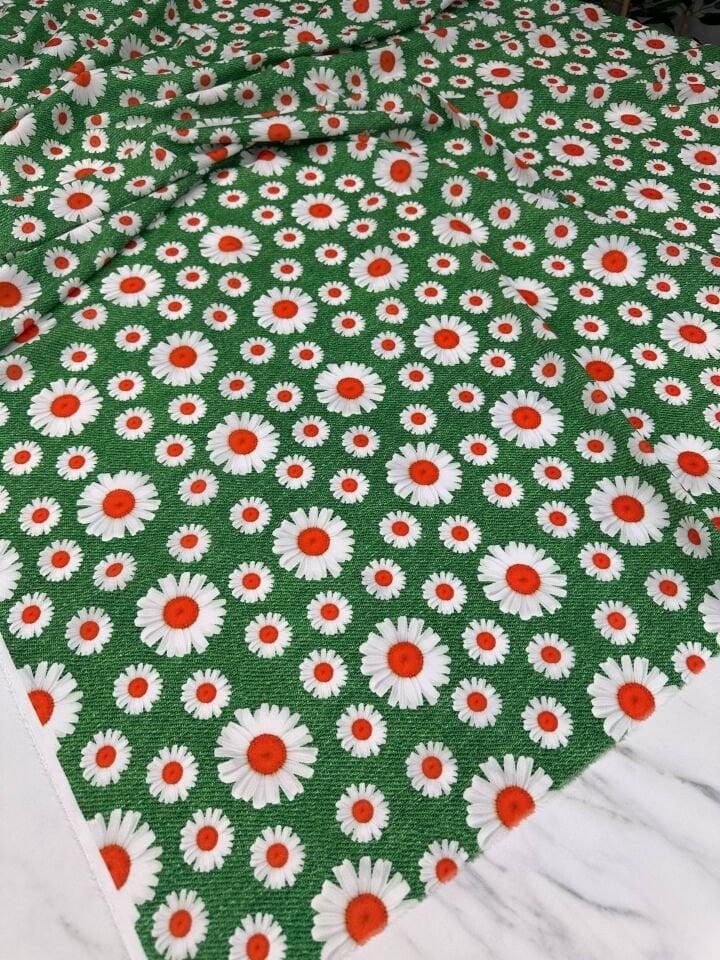 Papatya Desen Elbiselik Gömleklik Krep Kumaş