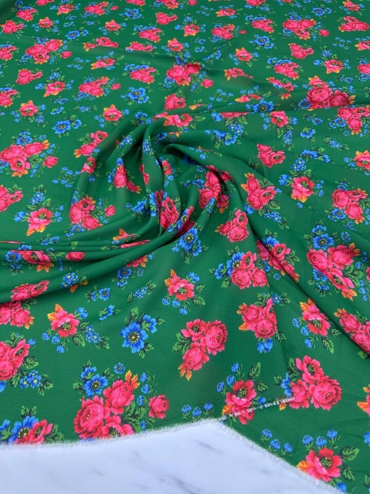 Küçük Gül Desen Elbiselik Gömleklik Krep Kumaş