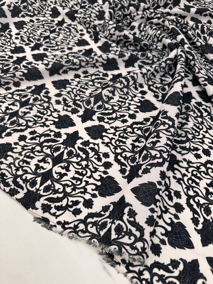 Siyah Nakış Desen Elbiselik Gömleklik Krep Kumaş