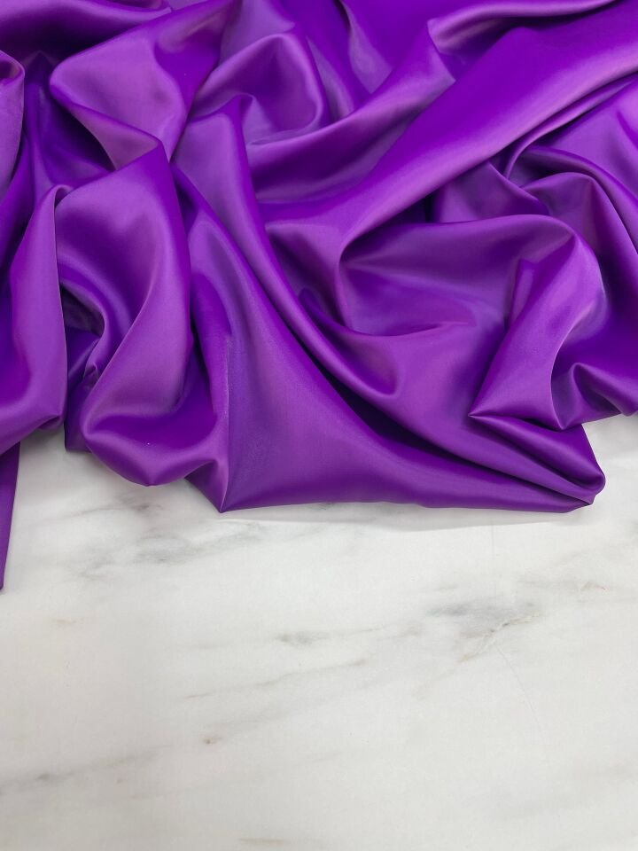 Mor Düz Elbiselik Likralı Saten Kumaş