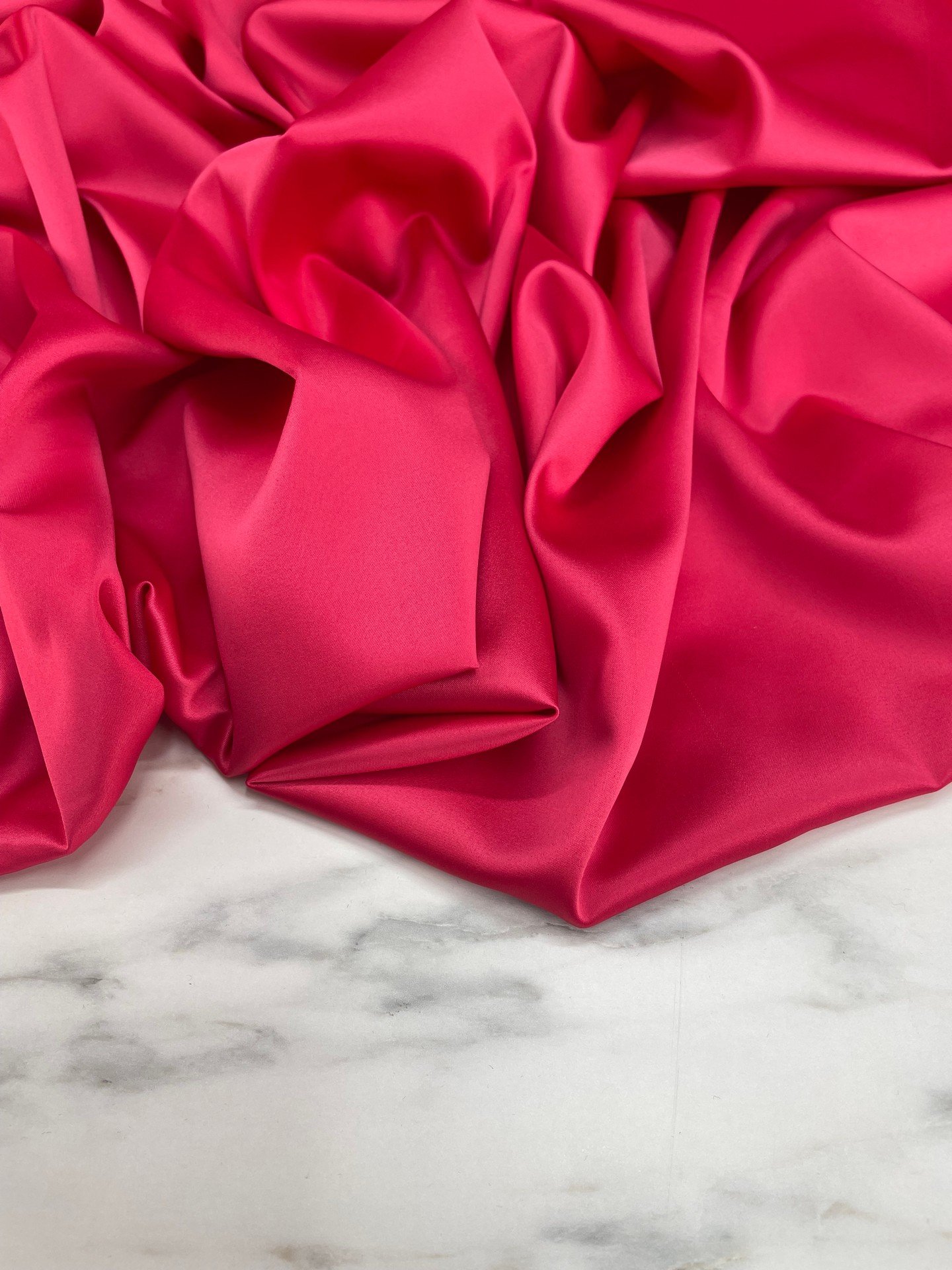 Fuşya Düz Elbiselik Likralı Saten Kumaş