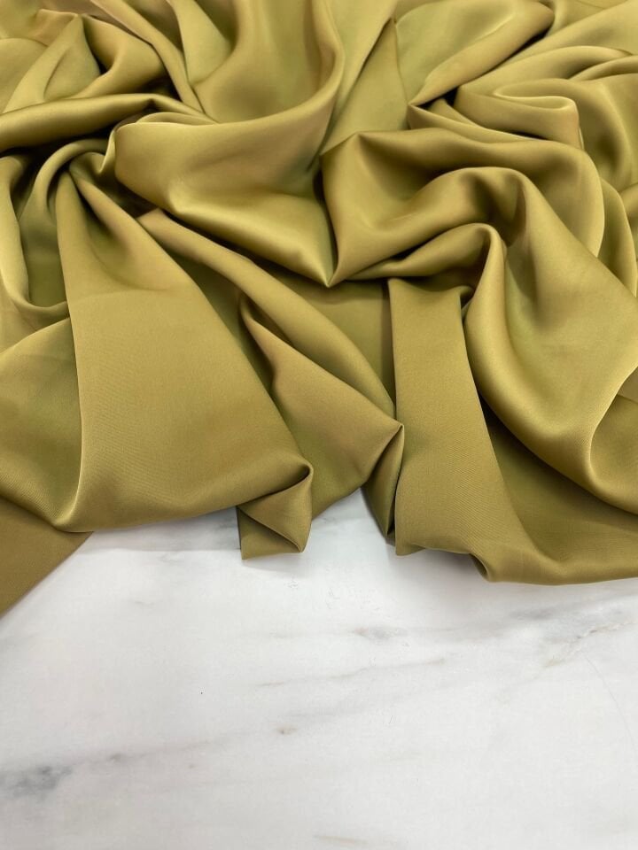 Zeytin Yeşili Düz Elbiselik Likralı Saten Kumaş