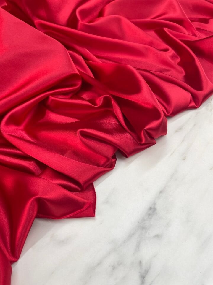 Kırmızı Düz Elbiselik Likralı Saten Kumaş