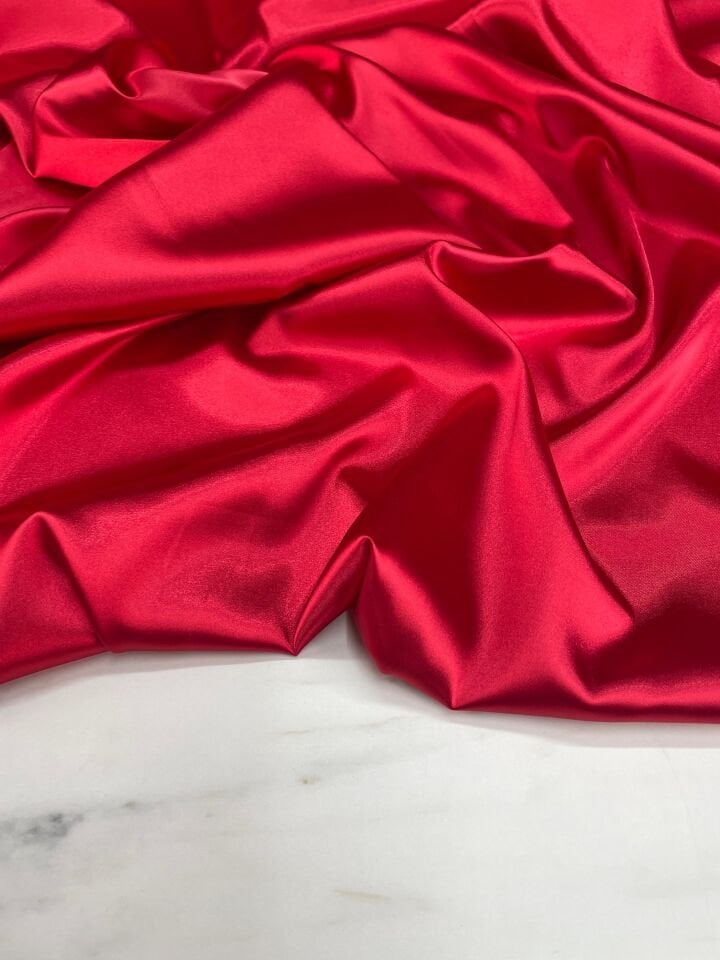 Kırmızı Düz Elbiselik Likralı Saten Kumaş