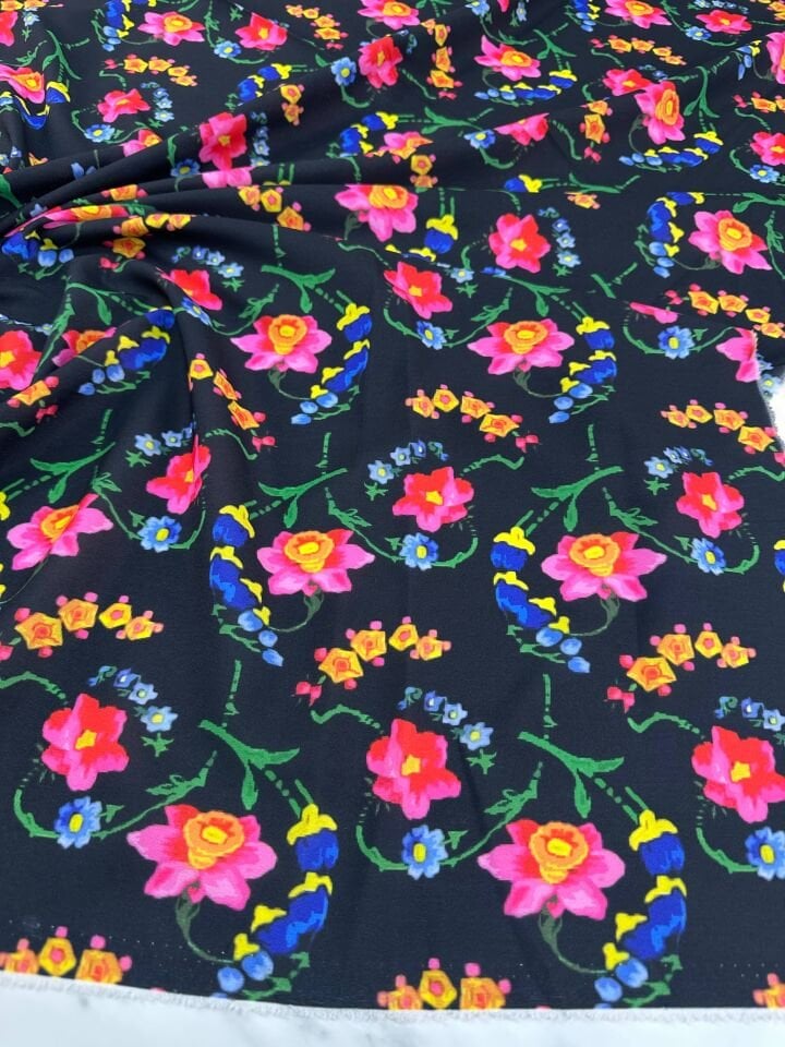 Siyah Türkmen Desen Elbiselik Gömleklik Krep Kumaş