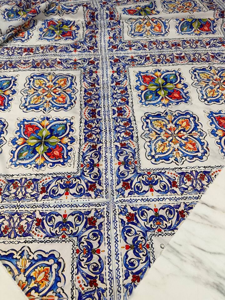 Nakış Desen Elbiselik Gömleklik Krep Kumaş