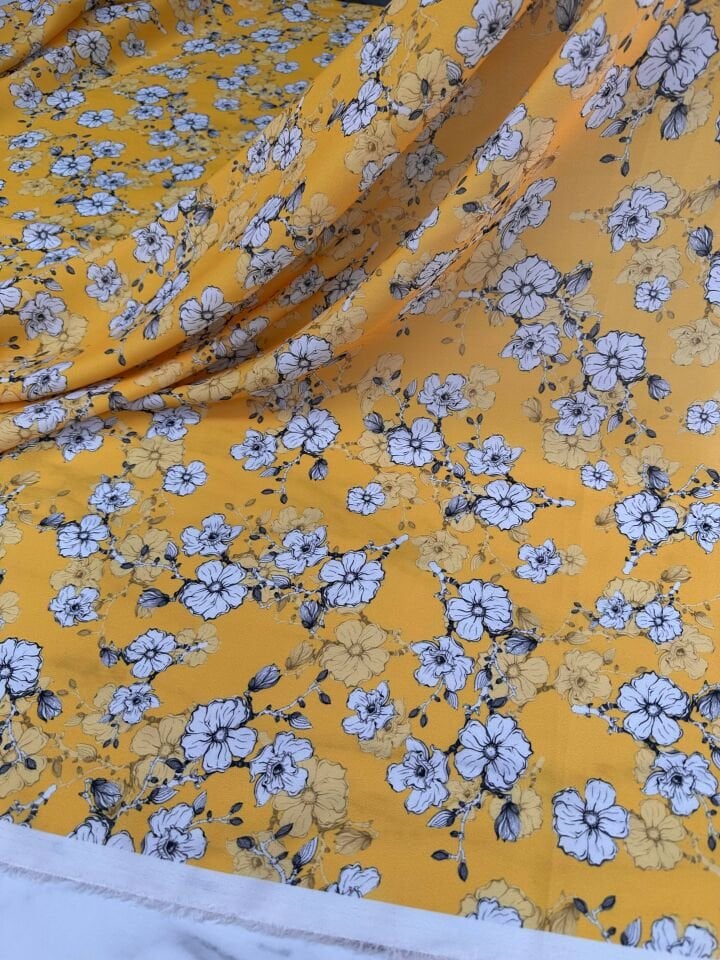 Sarı Erik Çiçeği Desen Elbiselik Gömleklik Krep Kumaş